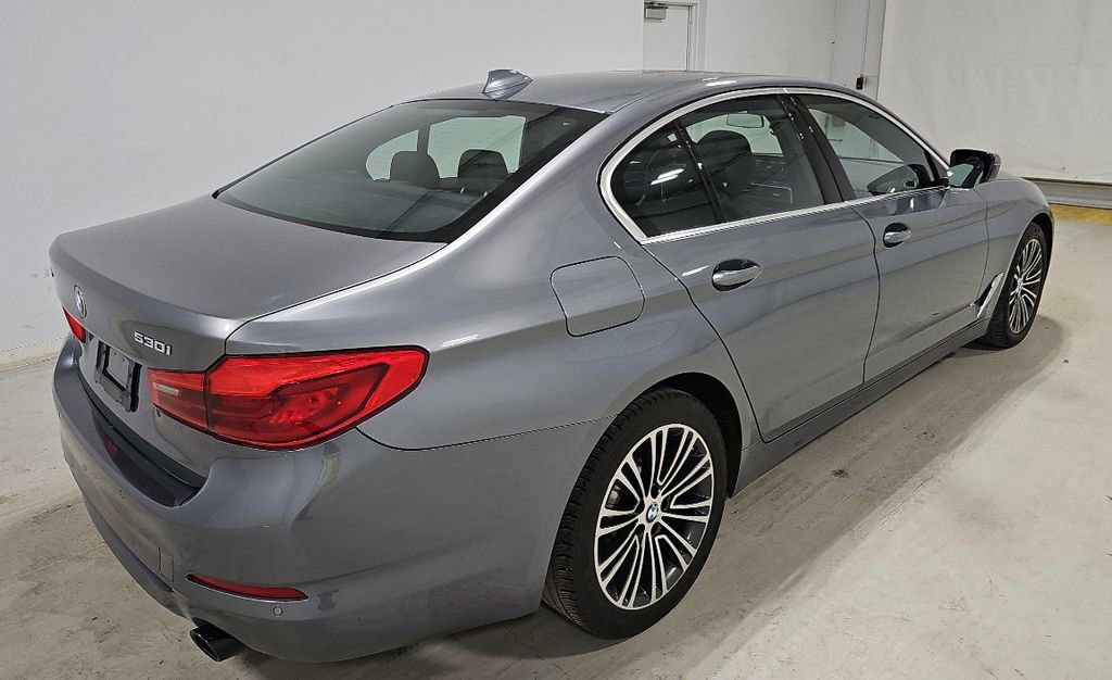 Used 2019 BMW 530i xDrive w/ Convenience Package image 3