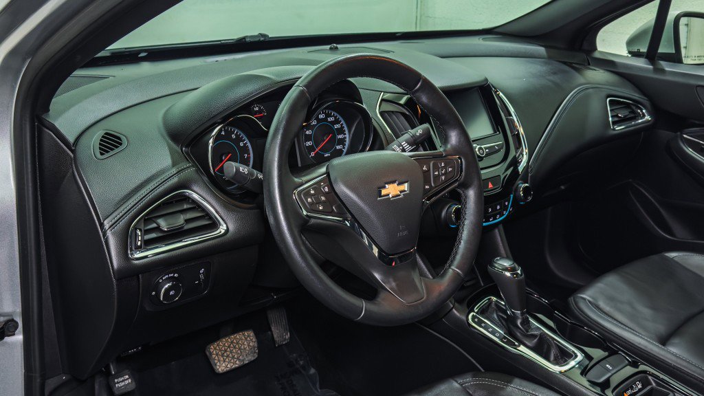 Used 2016 Chevrolet Cruze Premier w/ RS Package FWD image 13