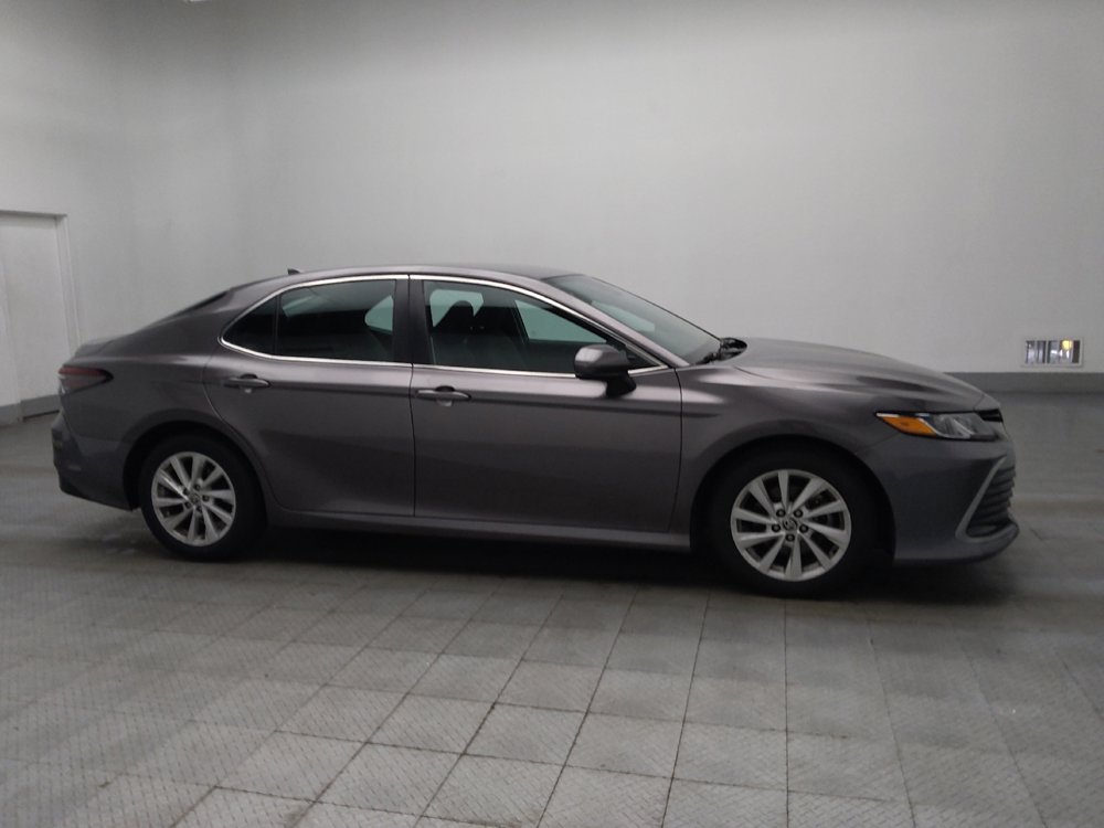 Used 2022 Toyota Camry LE image 11