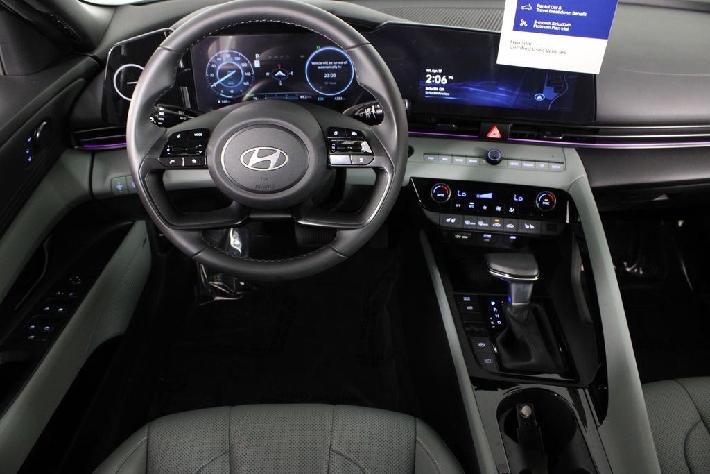 Certified 2025 Hyundai Elantra Limited image 8