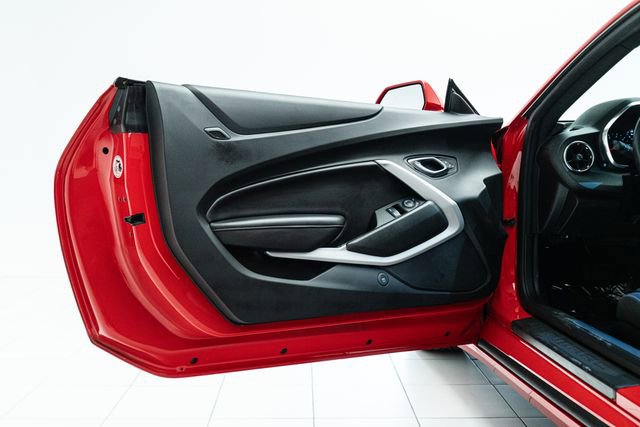 Used 2018 Chevrolet Camaro SS image 27