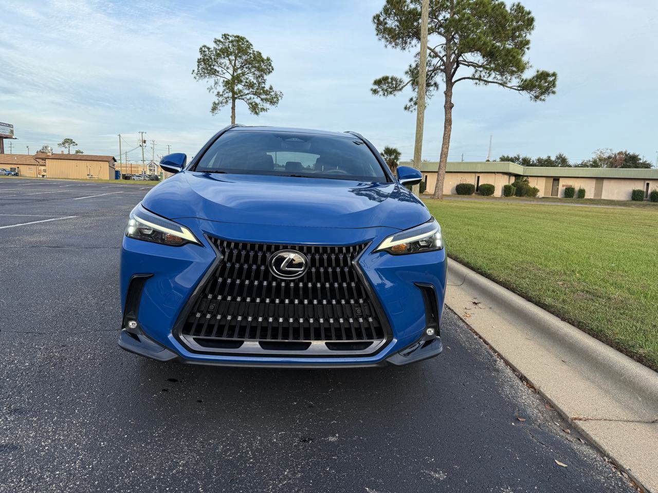 Used 2023 Lexus NX 250 FWD w/ Towing Package (2000 Lbs) image 3
