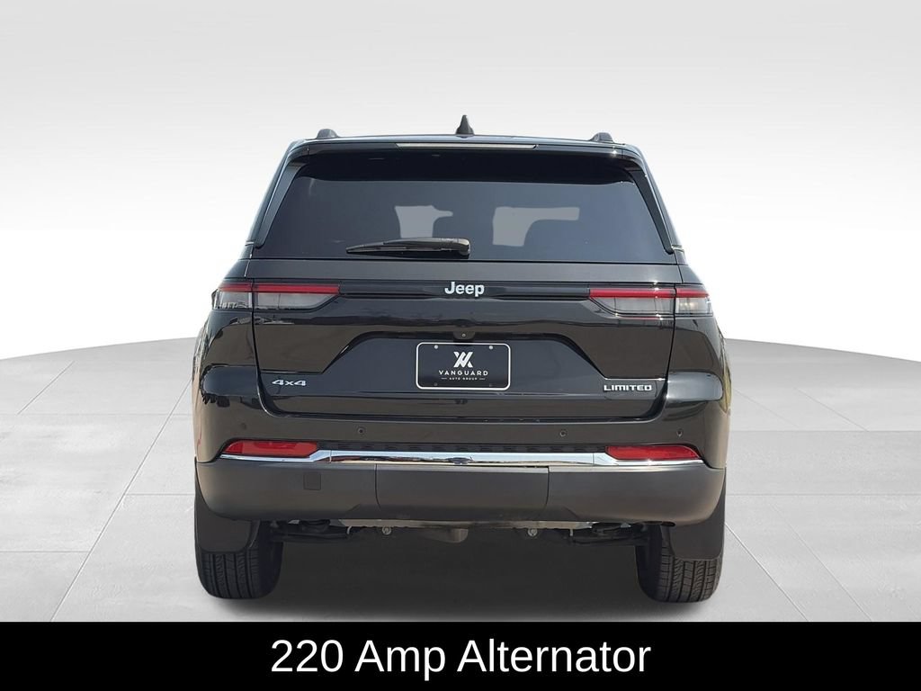 Used 2023 Jeep Grand Cherokee Limited w/ Trailer Tow Prep Group (B) AWD/4WD image 7