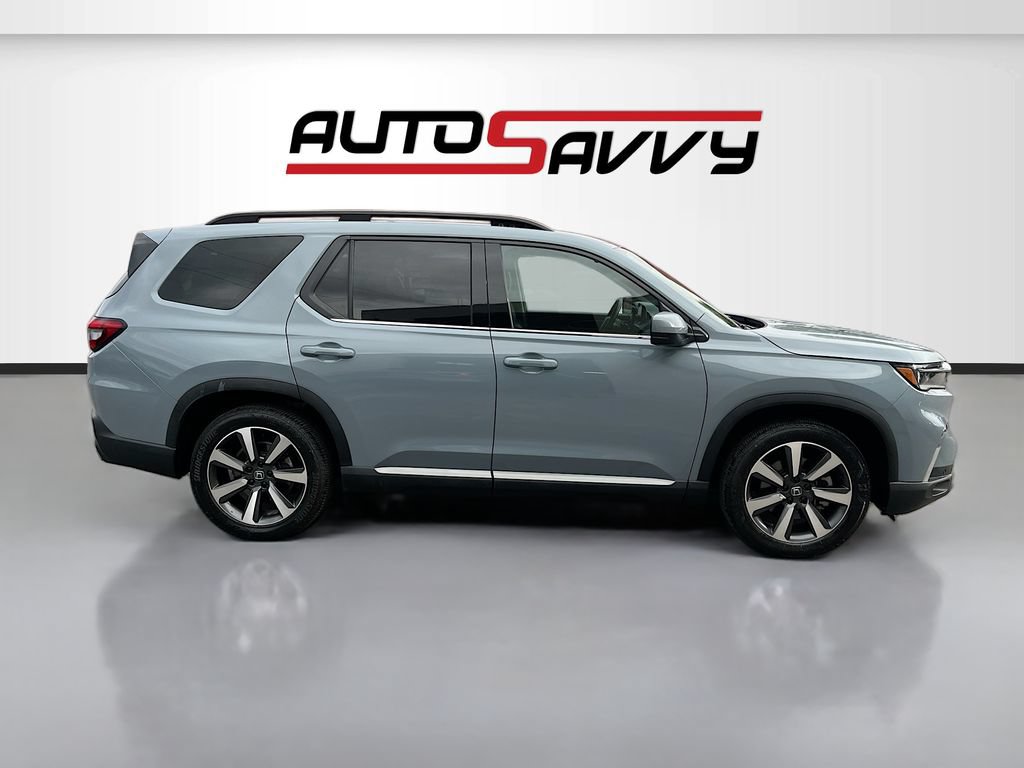 Used 2023 Honda Pilot Touring image 8