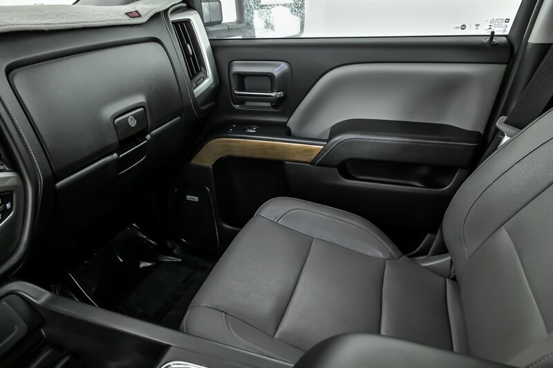 Used 2018 Chevrolet Silverado 3500 LTZ w/ Duramax Plus Package image 33