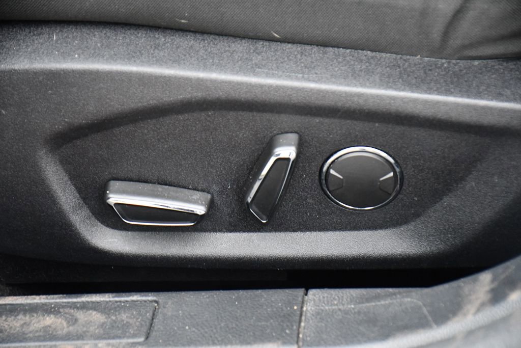 Used 2020 Ford Fusion SE FWD image 23