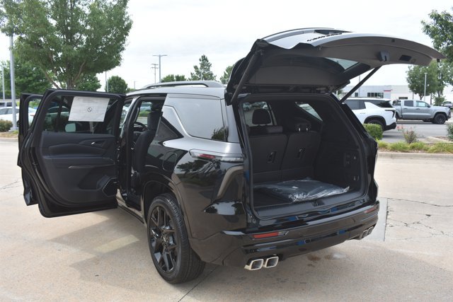 New 2026 Chevrolet Traverse RS w/ LPO, Floor Liner Package FWD image 18