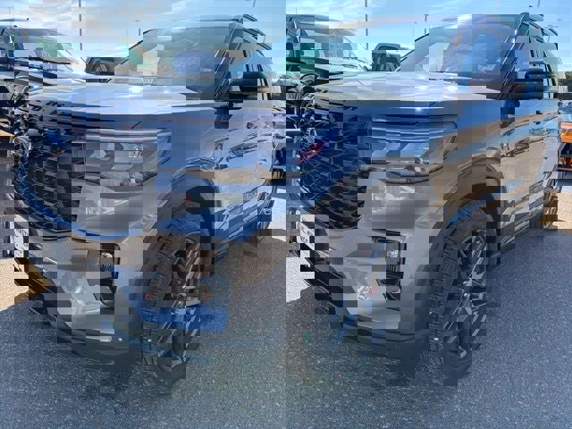 New 2026 Ford Explorer ST-Line w/ ST-Line Street Pack image 2