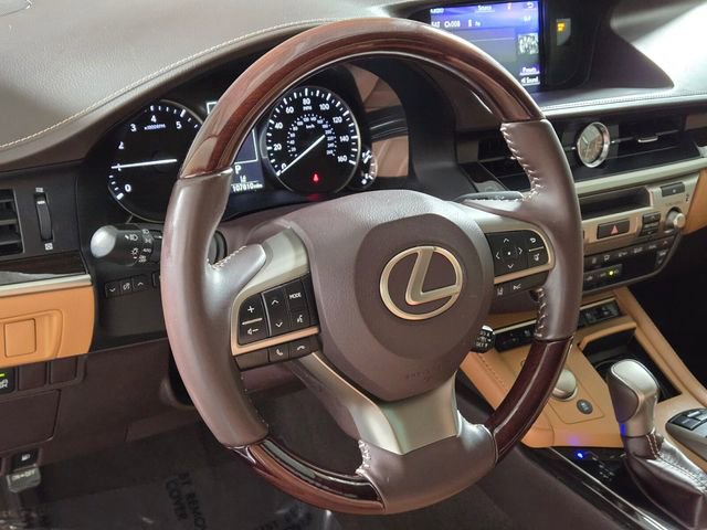 Used 2018 Lexus ES 350 w/ Luxury Package w/Wood Trim image 31