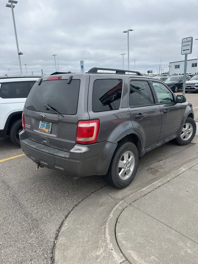 Used 2011 Ford Escape XLT w/ Class II Trailer Tow Pkg AWD/4WD image 2