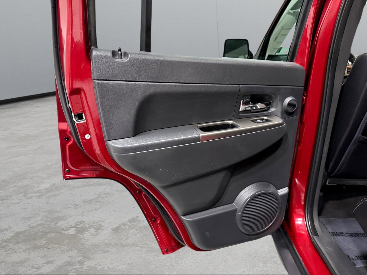 Used 2012 Jeep Liberty Limited Jet image 25