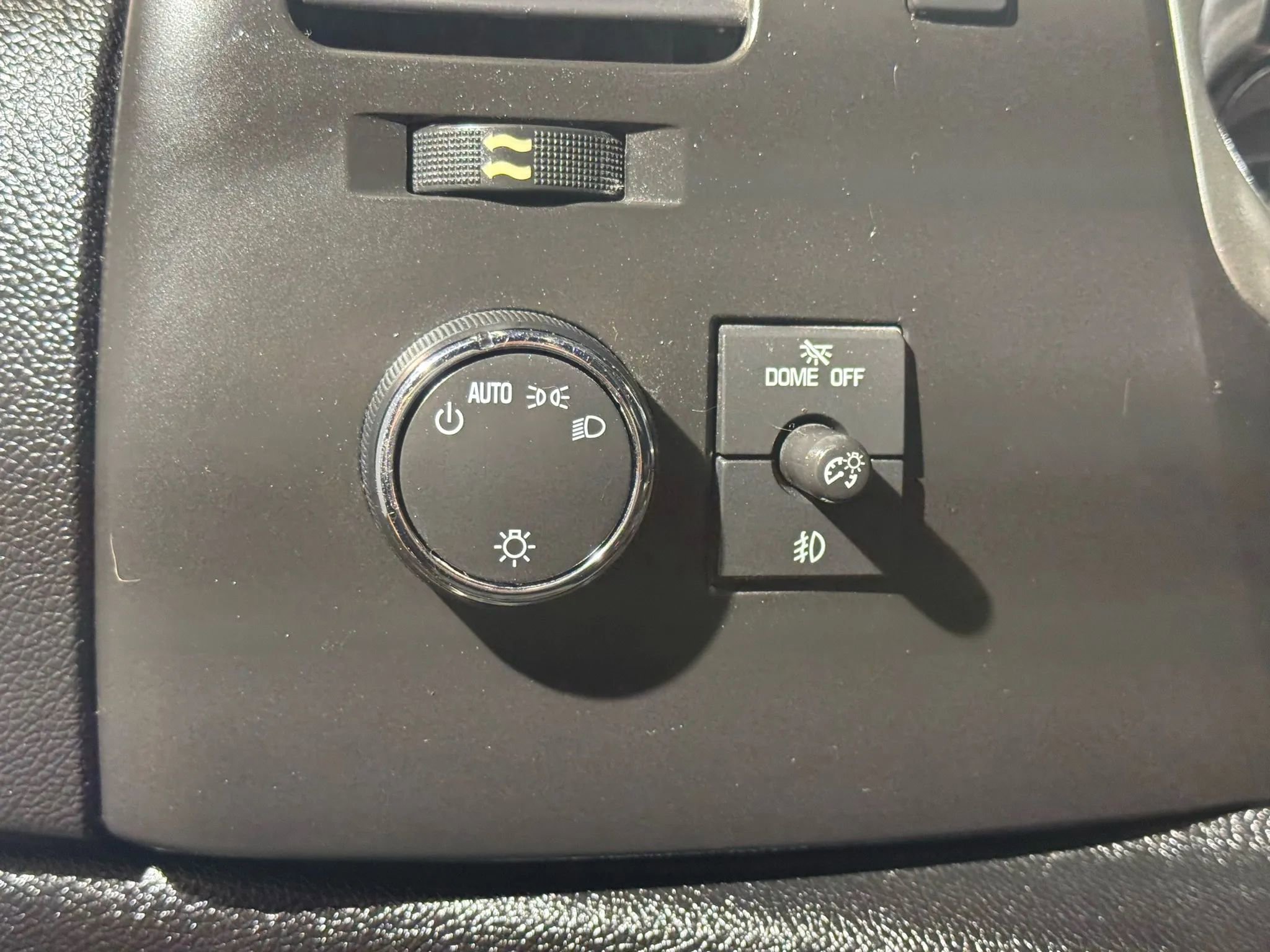 Used 2011 GMC Sierra 3500 SLE w/ SLE Preferred Package image 11