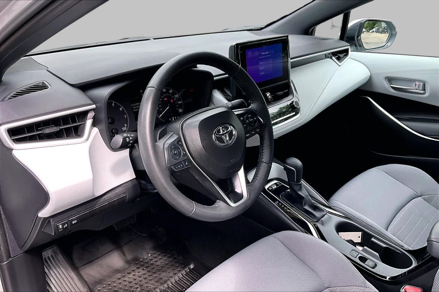Certified 2025 Toyota Corolla SE FWD image 16