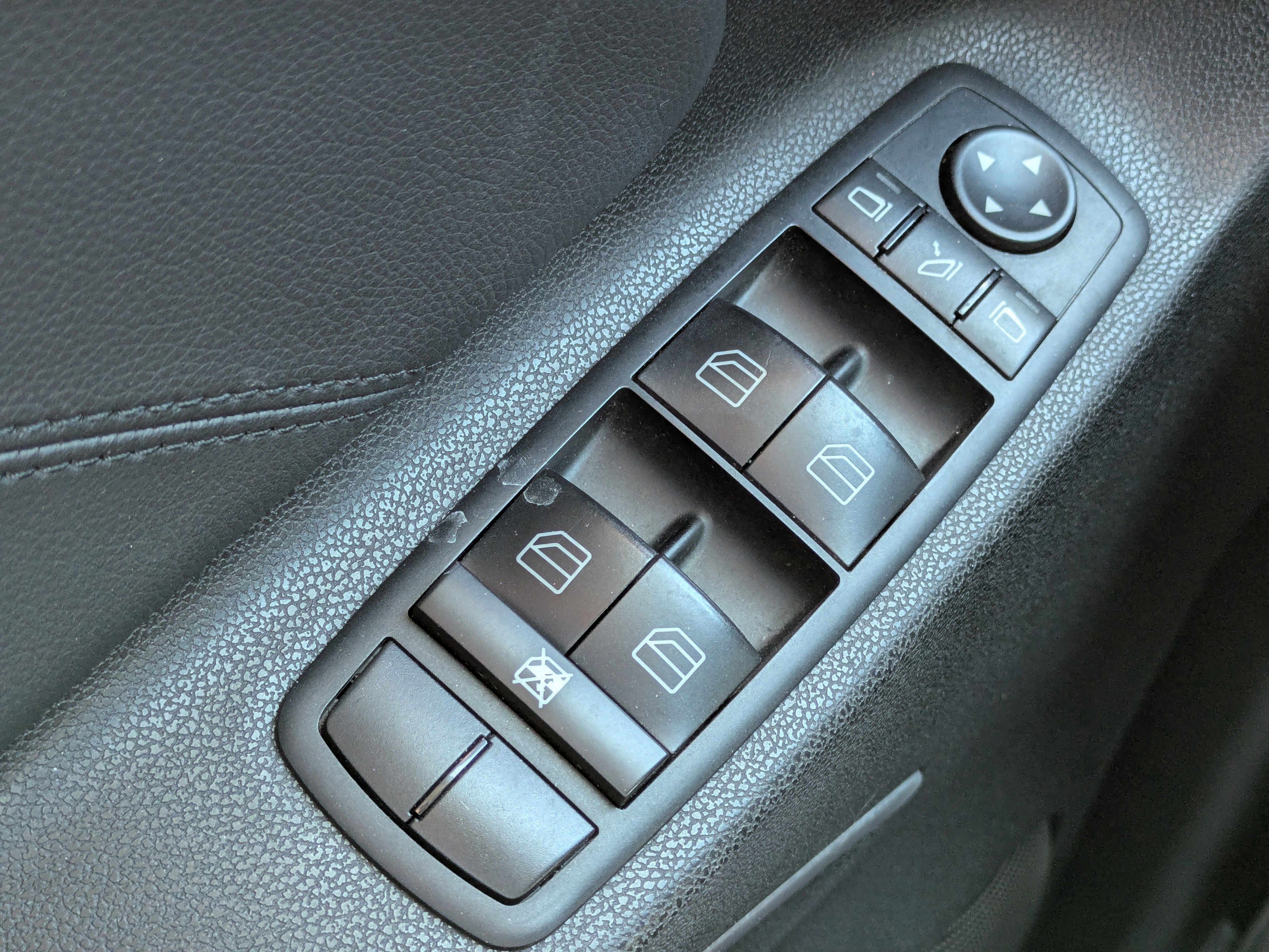 Used 2010 Mercedes-Benz ML 350 2WD image 25