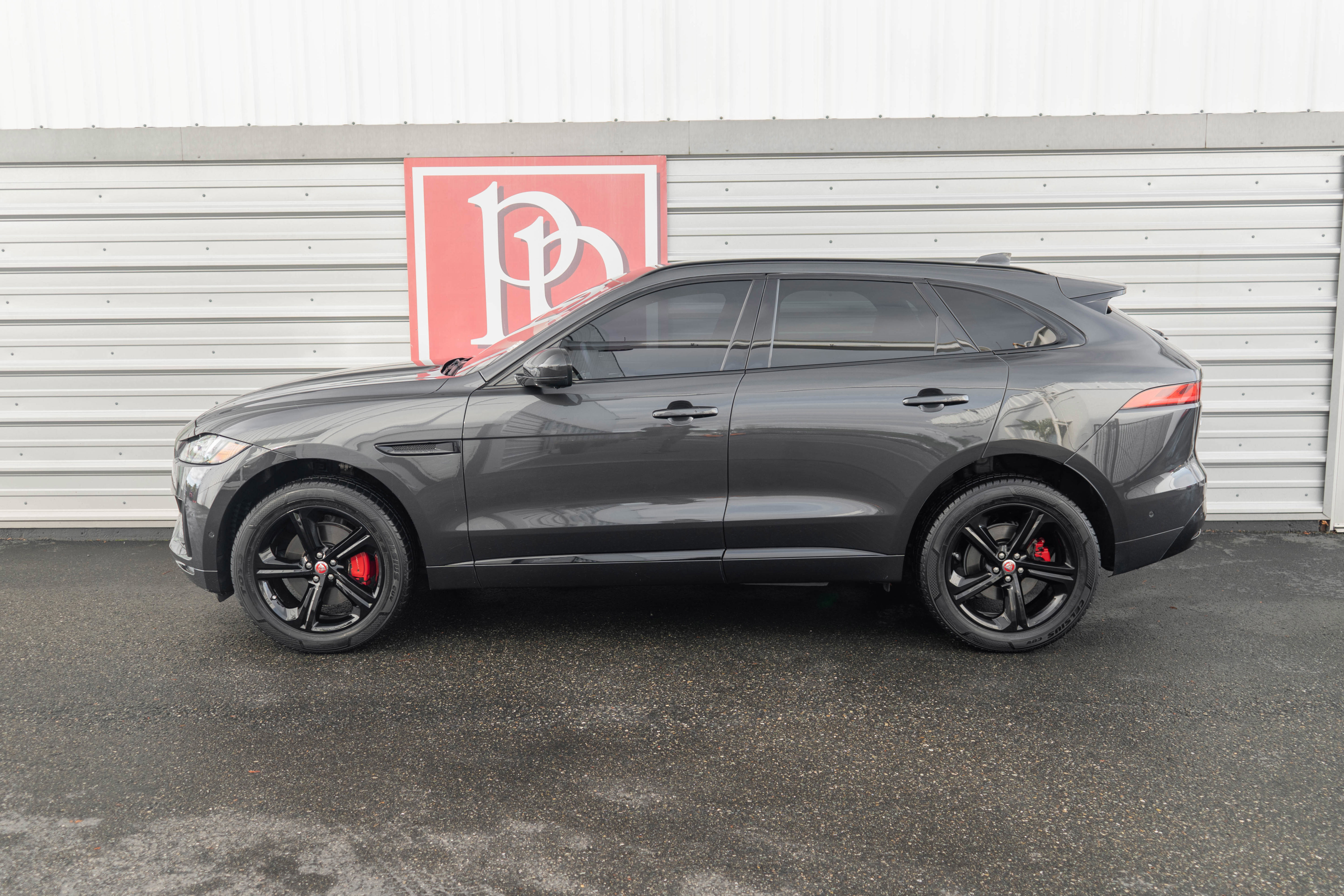 Used 2017 Jaguar F-PACE S image 39
