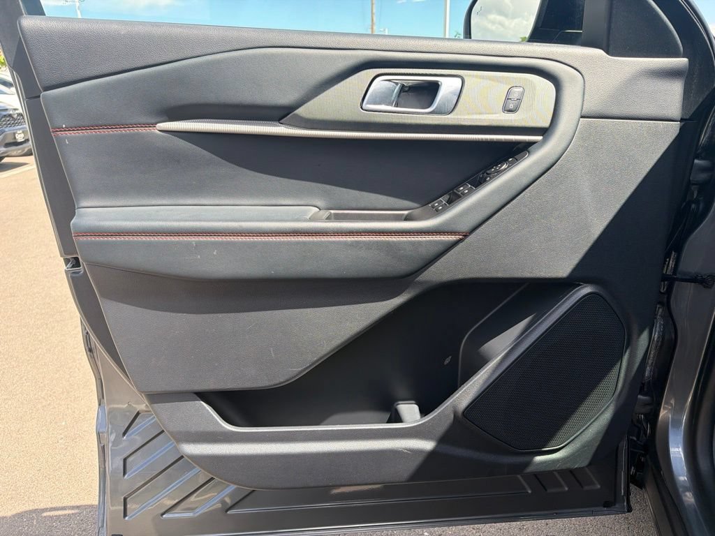 Used 2025 Ford Explorer ST-Line AWD/4WD image 21