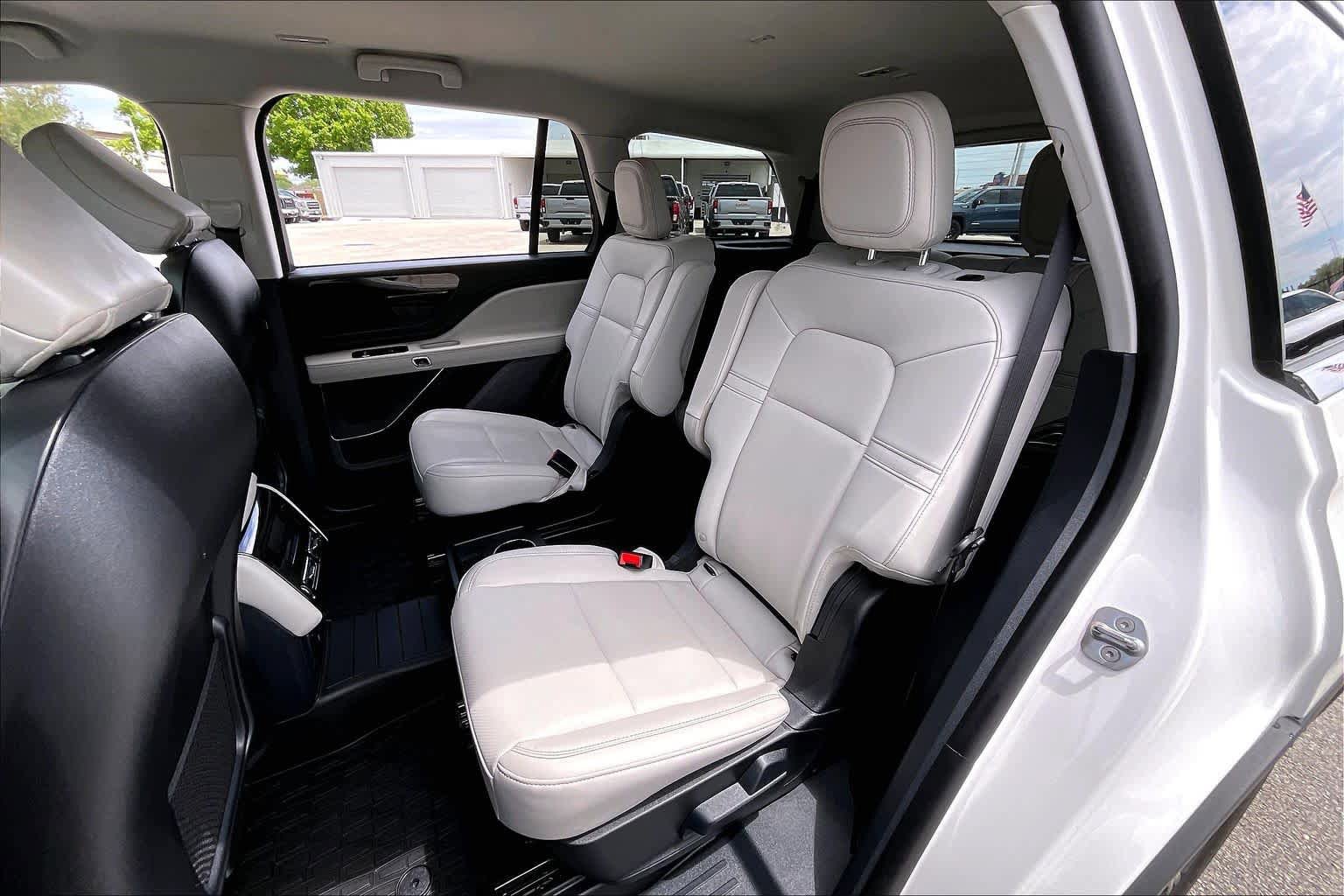Used 2026 Lincoln Aviator 2WD image 18