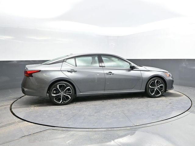 Used 2023 Nissan Altima 2.5 SR image 11