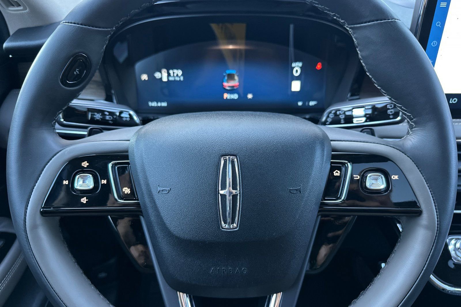 New 2025 Lincoln Corsair Reserve image 23