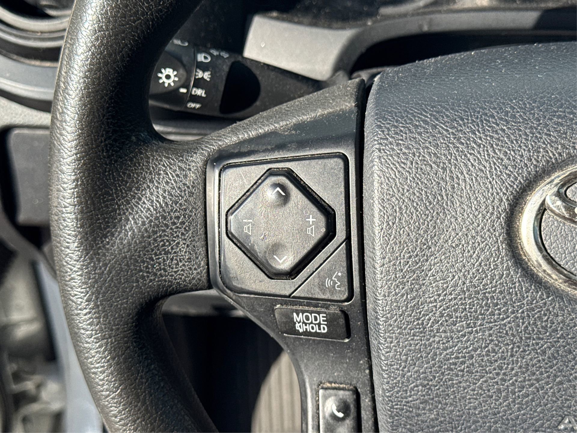 Used 2020 Toyota Tacoma SR image 32