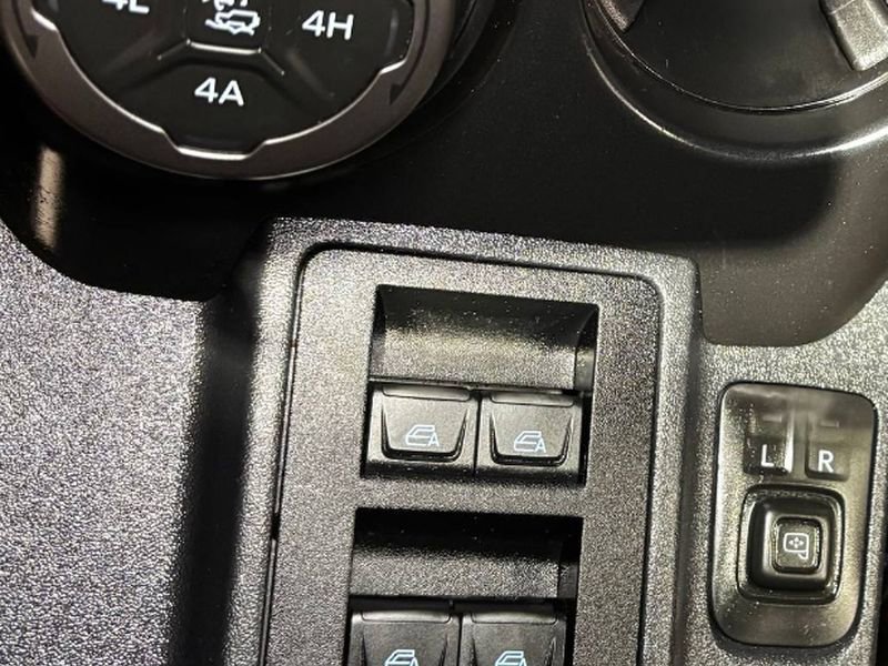 Used 2024 Ford Bronco Everglades image 36