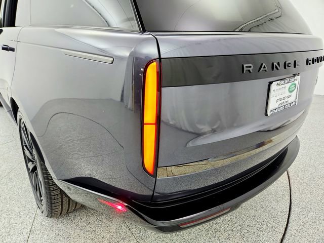 Certified 2025 Land Rover Range Rover SV image 29