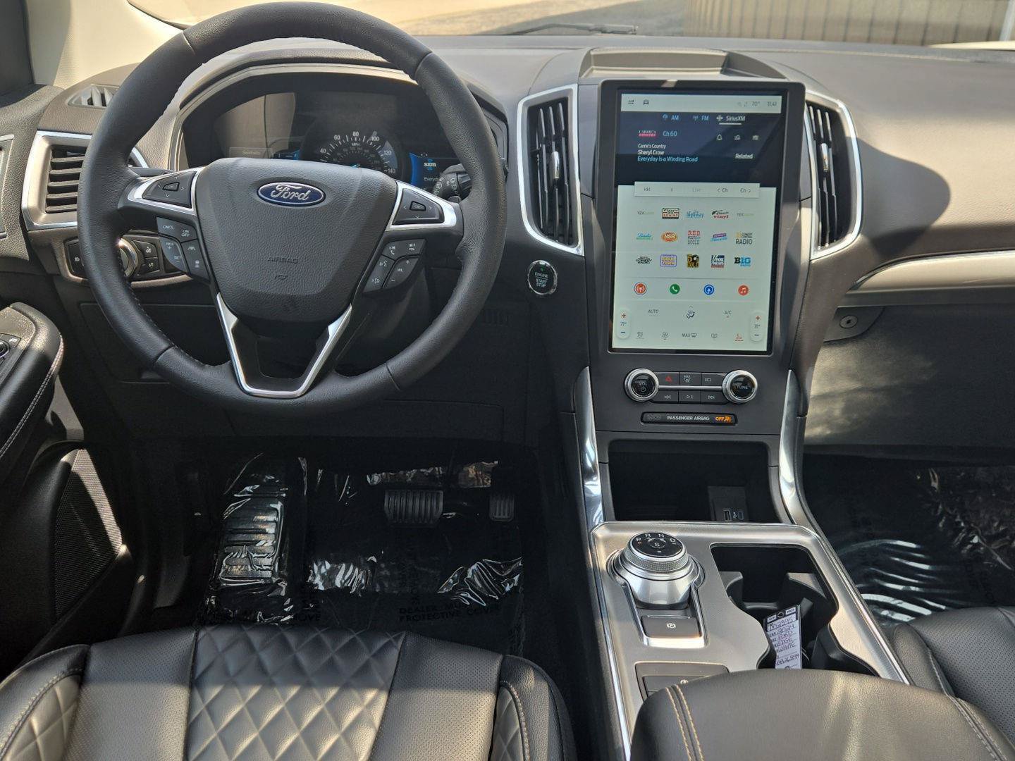 Used 2024 Ford Edge Titanium w/ Equipment Group 301A AWD/4WD image 3