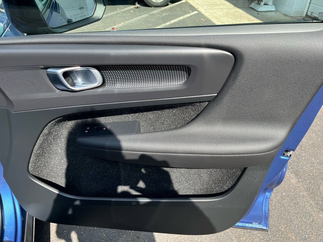 Used 2019 Volvo XC40 T5 R-Design image 20