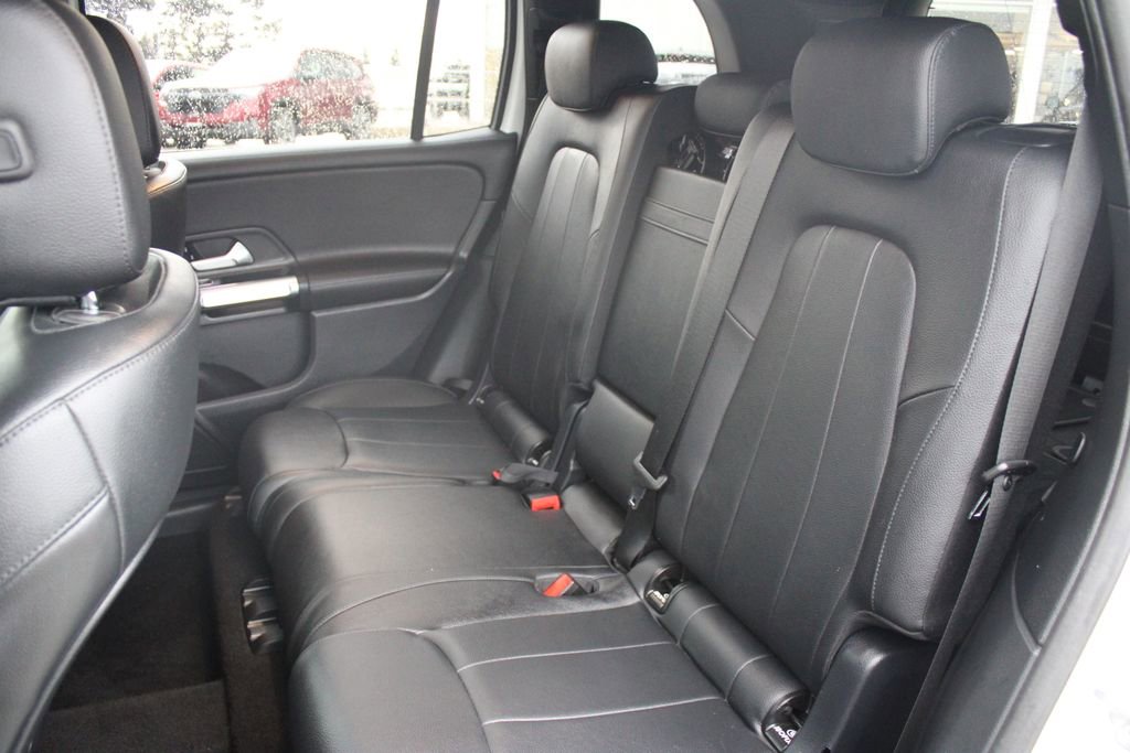 Used 2023 Mercedes-Benz GLB 250 4MATIC w/ Premium Package image 25