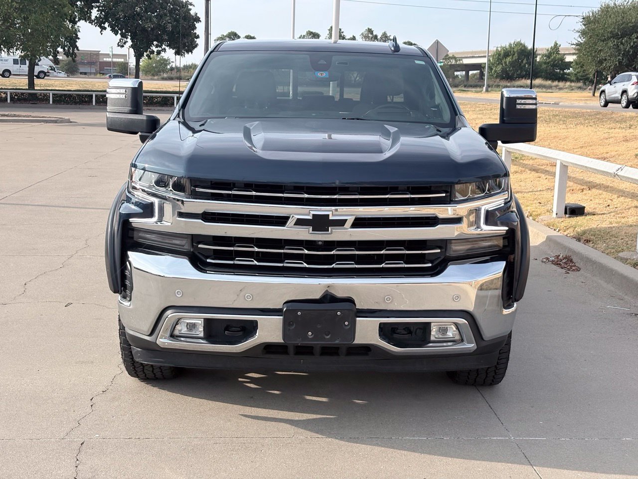 Used 2021 Chevrolet Silverado 1500 LTZ w/ Technology Package AWD/4WD image 2