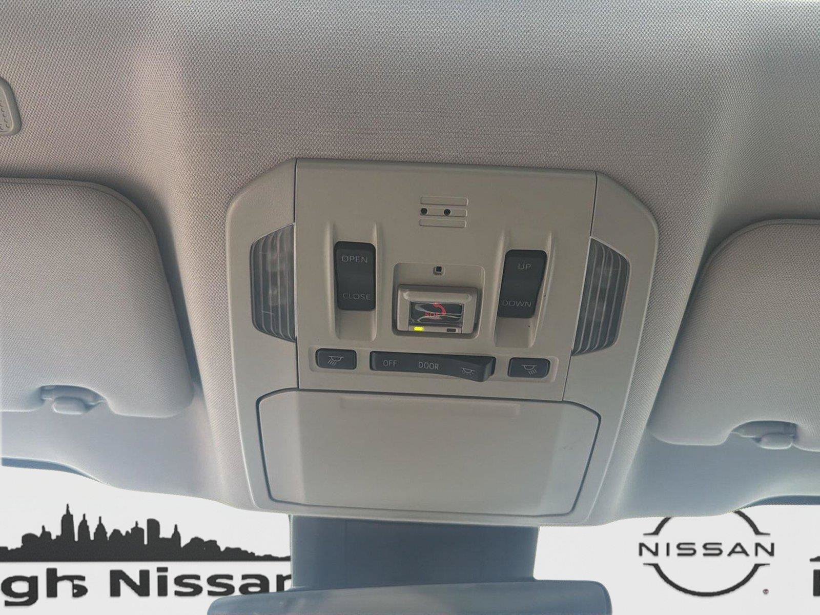 Used 2023 Toyota Highlander XLE AWD/4WD image 24