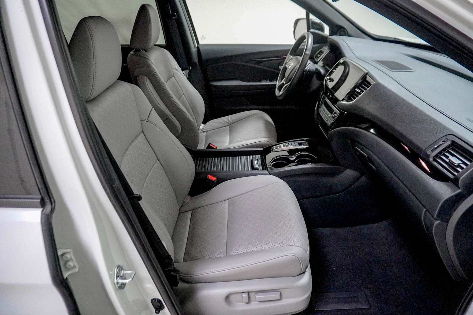 Used 2021 Honda Passport Elite image 32