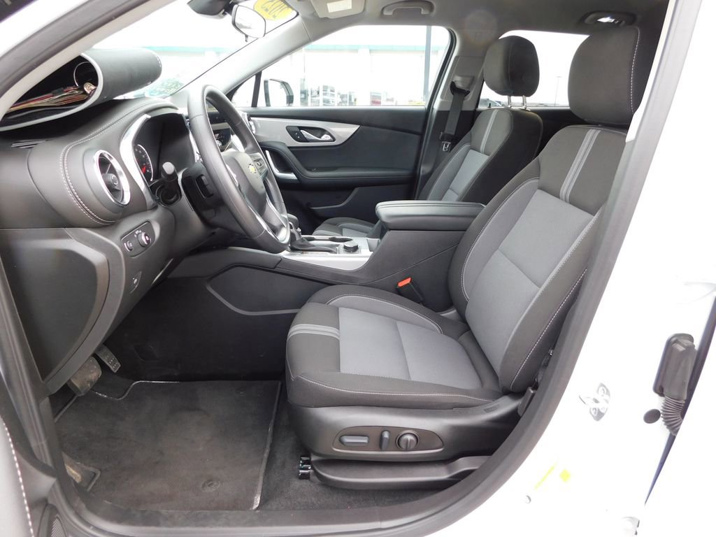 Used 2025 Chevrolet Blazer LT image 12