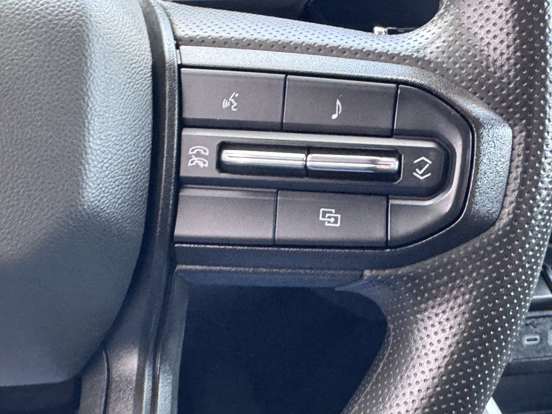 Used 2024 Chevrolet Colorado Trail Boss w/ Advanced Trailering Package image 26