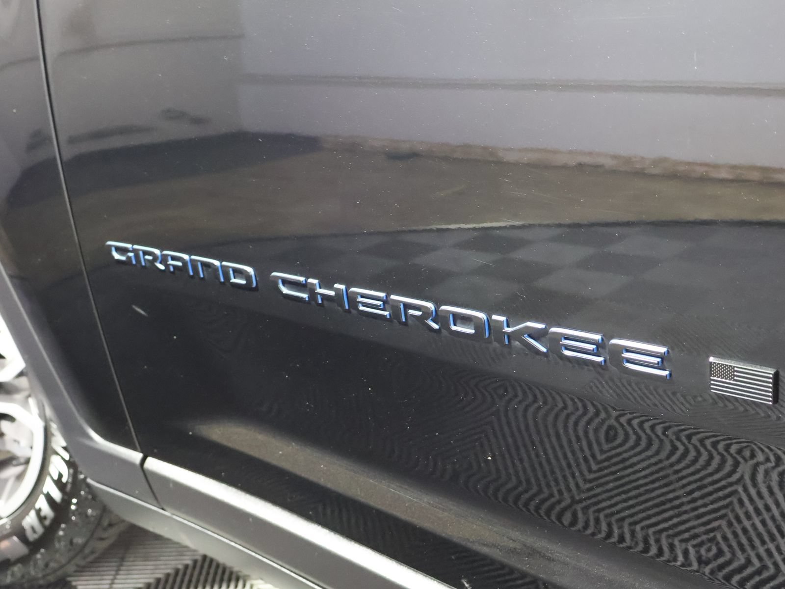 Used 2024 Jeep Grand Cherokee Trailhawk w/ Advanced Protech Group II AWD/4WD image 23