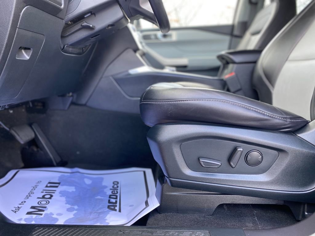Used 2022 Ford Explorer XLT w/ Equipment Group 202A image 21