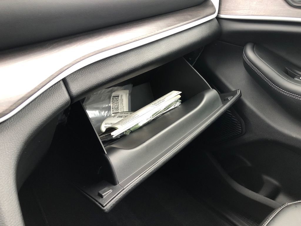 Used 2025 Jeep Grand Cherokee Limited image 33