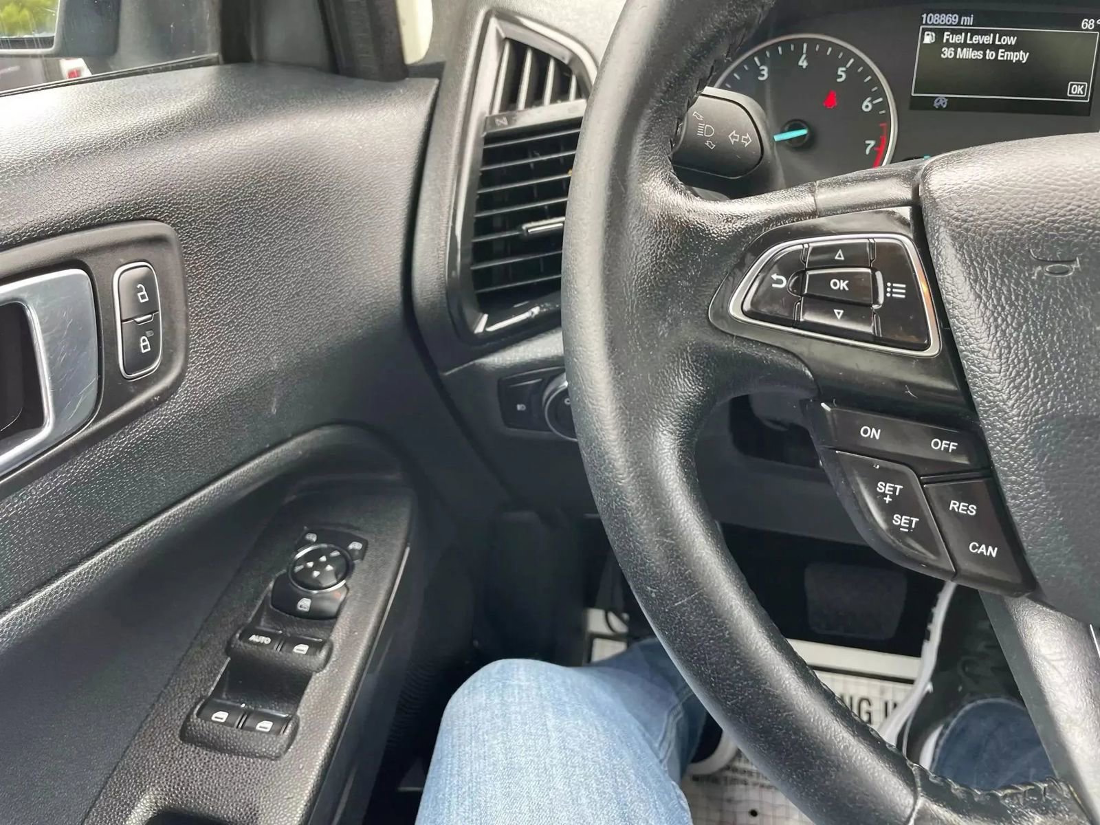 Used 2018 Ford EcoSport SE w/ SE Convenience Package image 31