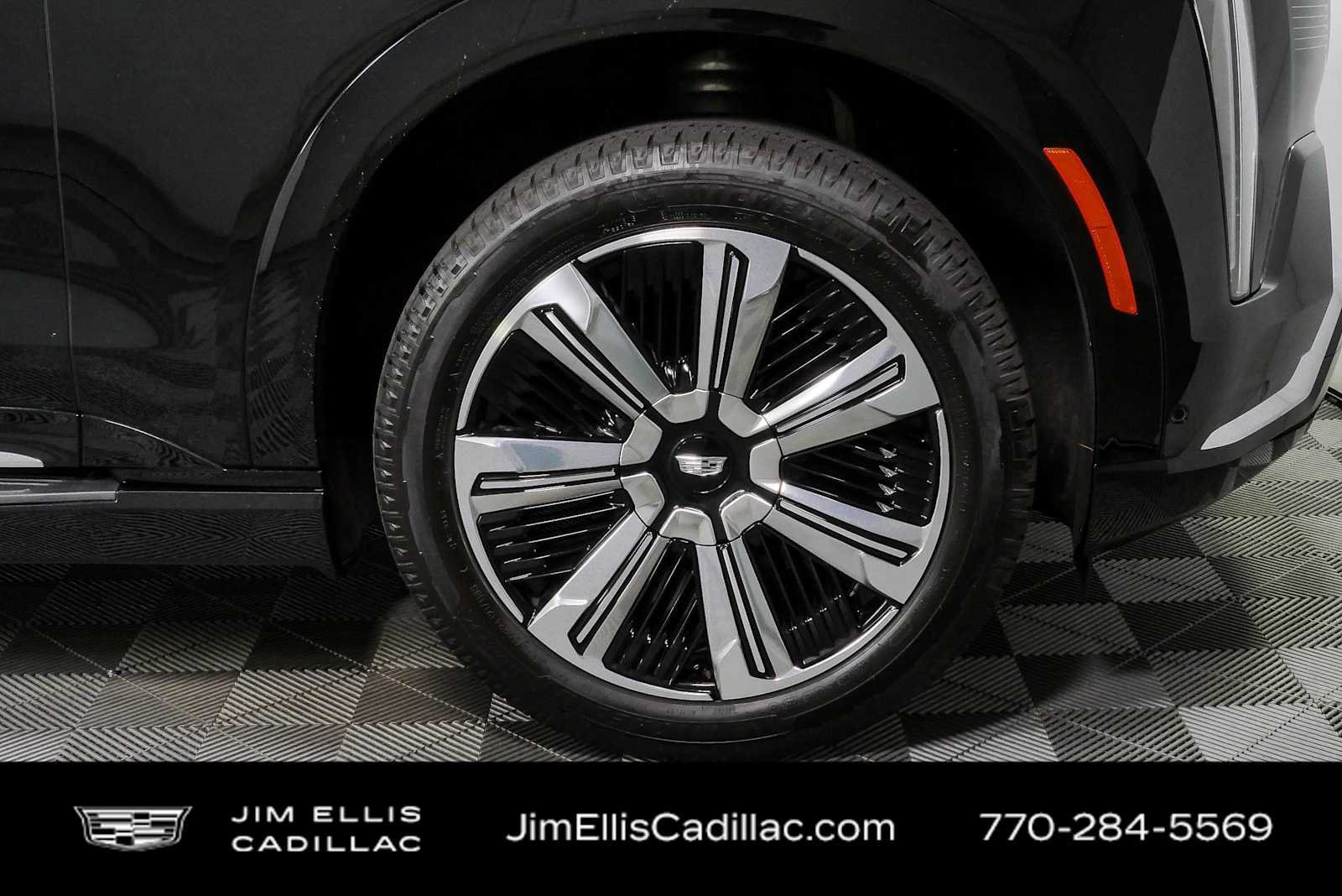 Used 2025 Cadillac Escalade IQ Luxury 2 w/ LPO, Premium Carpet Package AWD/4WD image 41