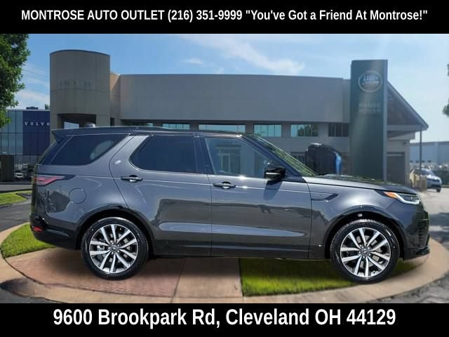 New 2024 Land Rover Discovery Dynamic SE AWD/4WD image 8