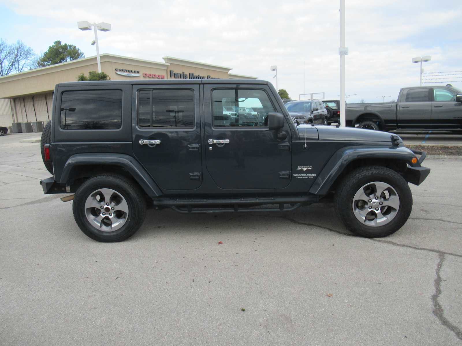 Used 2018 Jeep Wrangler Unlimited Sahara w/ Connectivity Group image 8