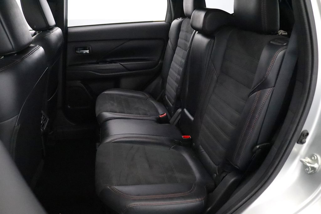Used 2020 Mitsubishi Outlander LE AWD/4WD image 8