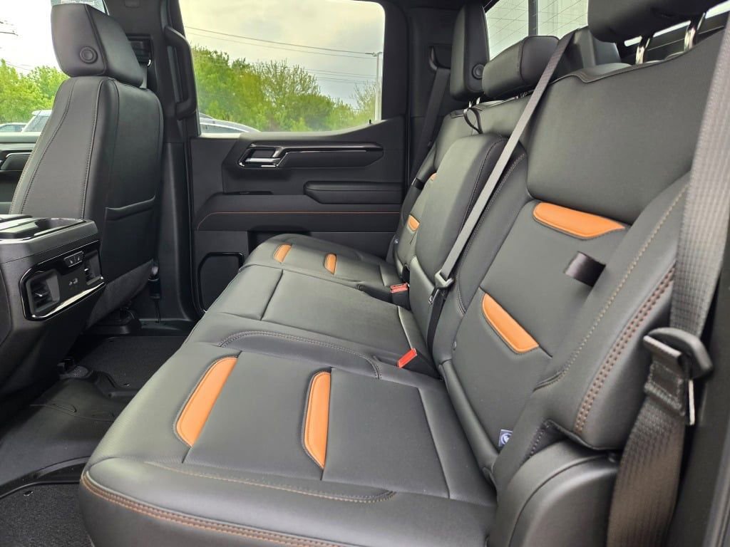 New 2026 GMC Sierra 1500 AT4 w/ AT4 Premium Package AWD/4WD image 34
