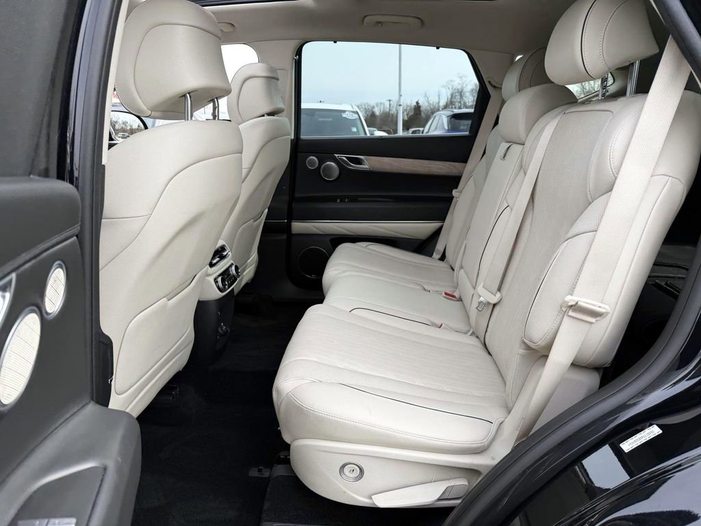 Used 2023 Genesis GV80 2.5T w/ Prestige 20" Package image 14