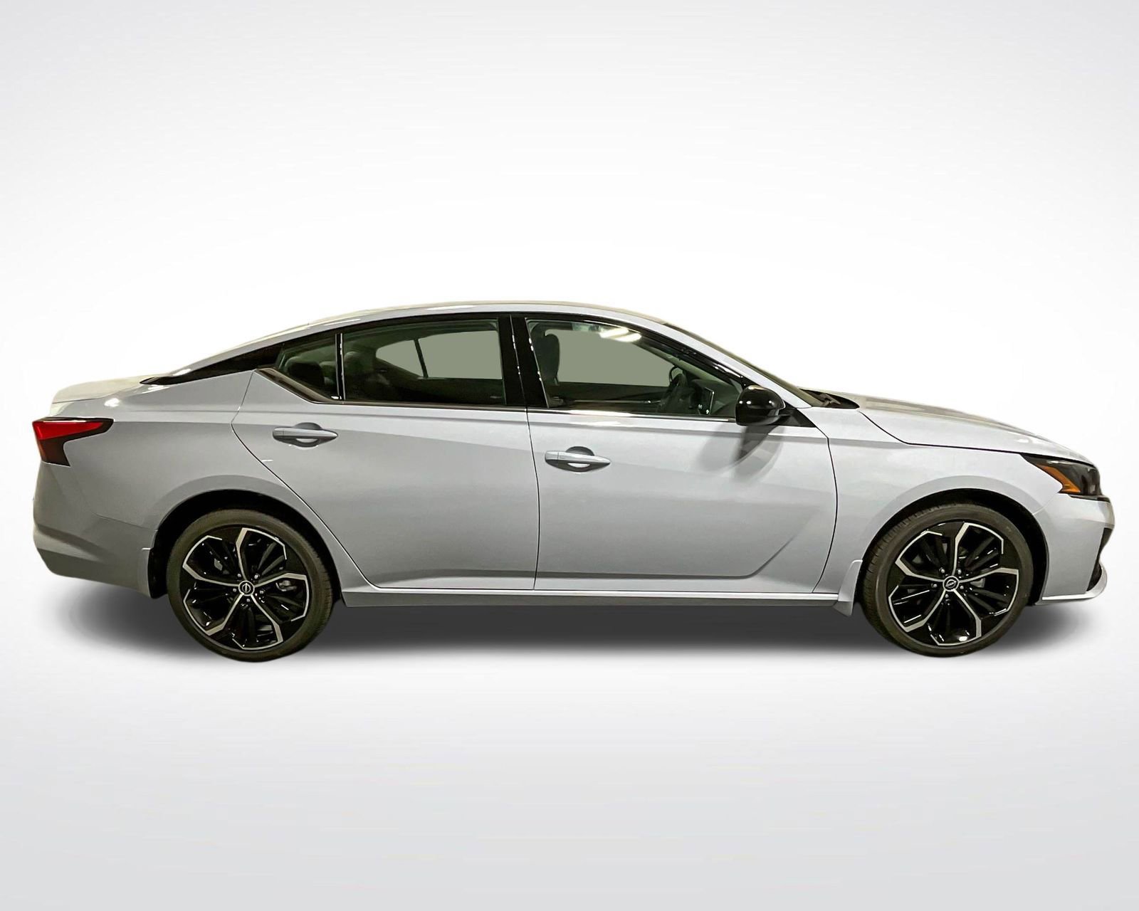 Certified 2025 Nissan Altima 2.5 SR AWD/4WD image 5