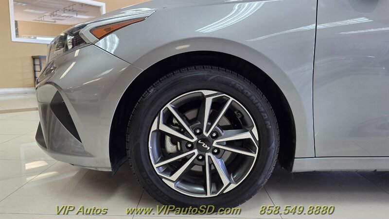 Used 2016 Kia Forte LX FWD image 24