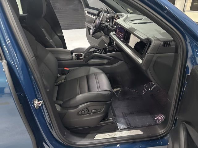 Used 2024 Porsche Cayenne S image 36