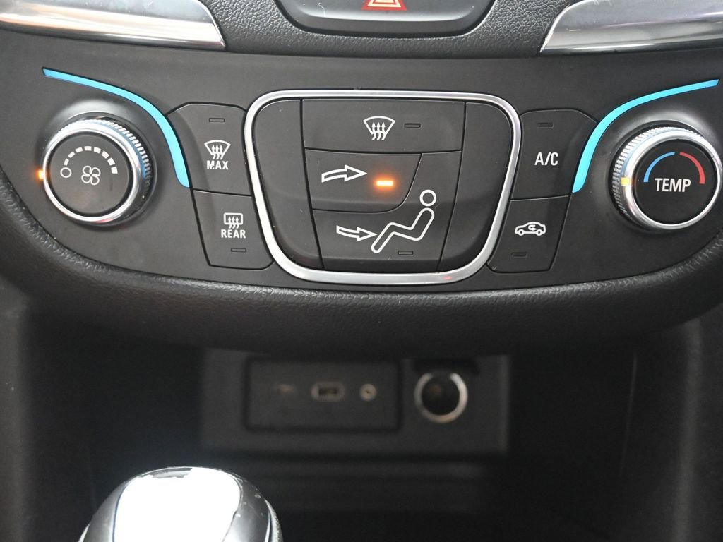 Used 2020 Chevrolet Equinox LT image 33