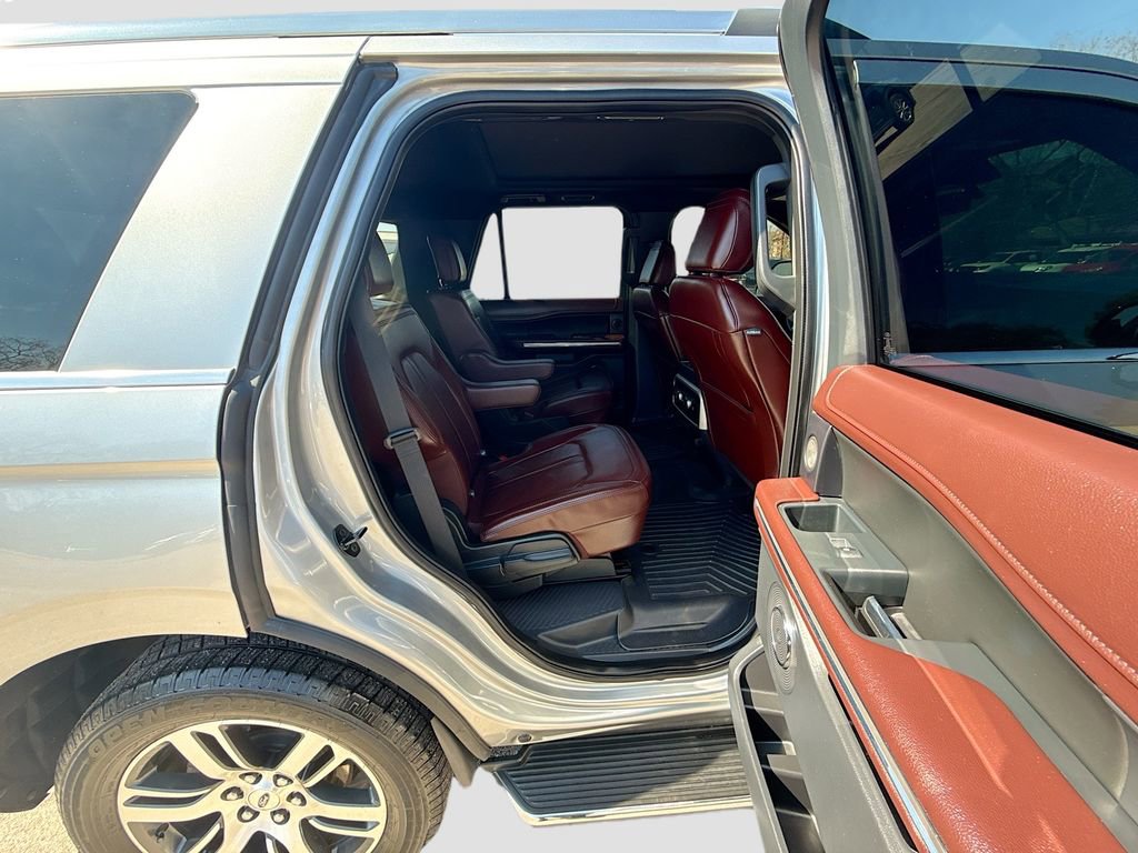 Used 2022 Ford Expedition Limited image 30