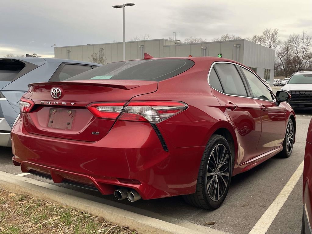 Used 2019 Toyota Camry SE w/ Convenience Package image 4